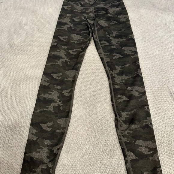 Fabletics Camo Print Womens Leggings - Picture 1 of 3